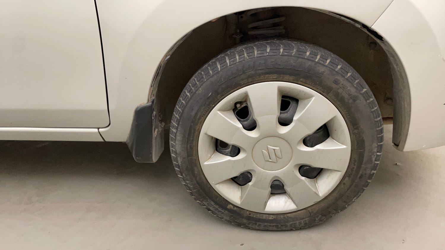 Used 2016 Maruti Suzuki Alto K10 VXi AMT Petrol Automatic tyres RIGHT FRONT TYRE RIM VIEW