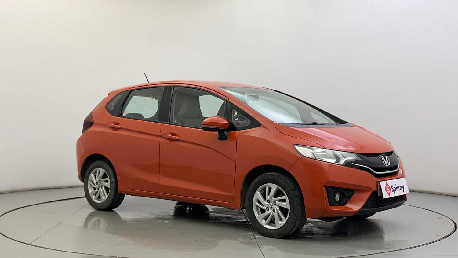 Used 2015 Honda Jazz V Petrol Petrol Manual exterior RIGHT FRONT CORNER VIEW
