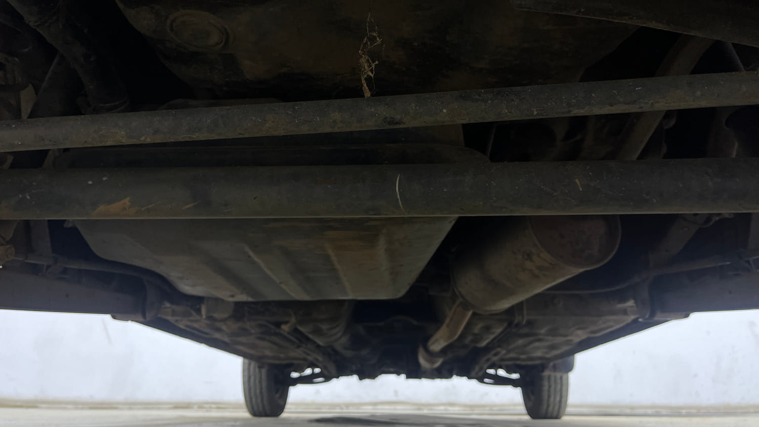 Used 2015 Maruti Suzuki Alto 800 Lxi Petrol Manual extra REAR UNDERBODY VIEW (TAKEN FROM REAR)