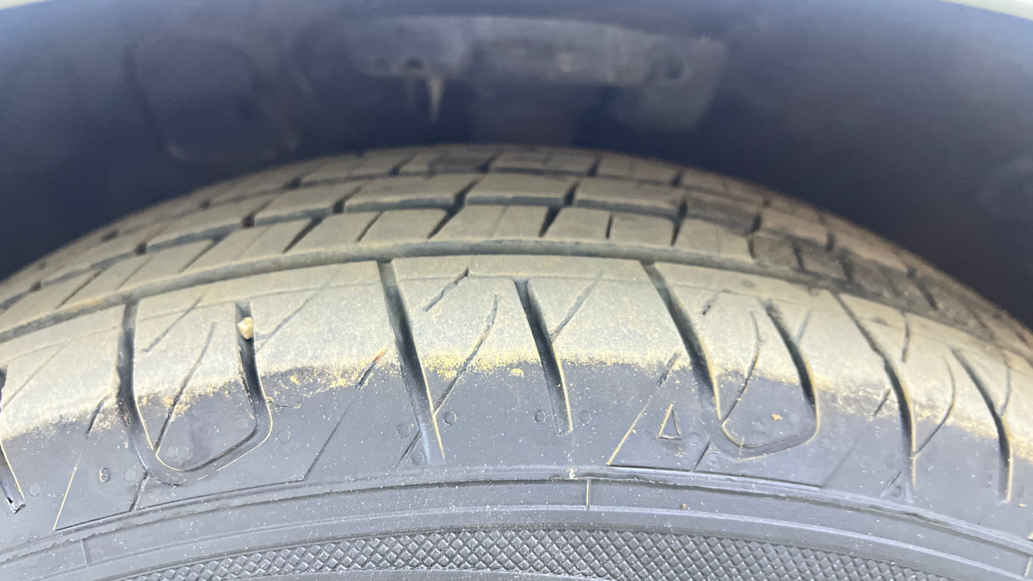 Used 2018 Hyundai Verna SX (O)1.6 VTVT Petrol Manual tyres LEFT FRONT TYRE TREAD VIEW