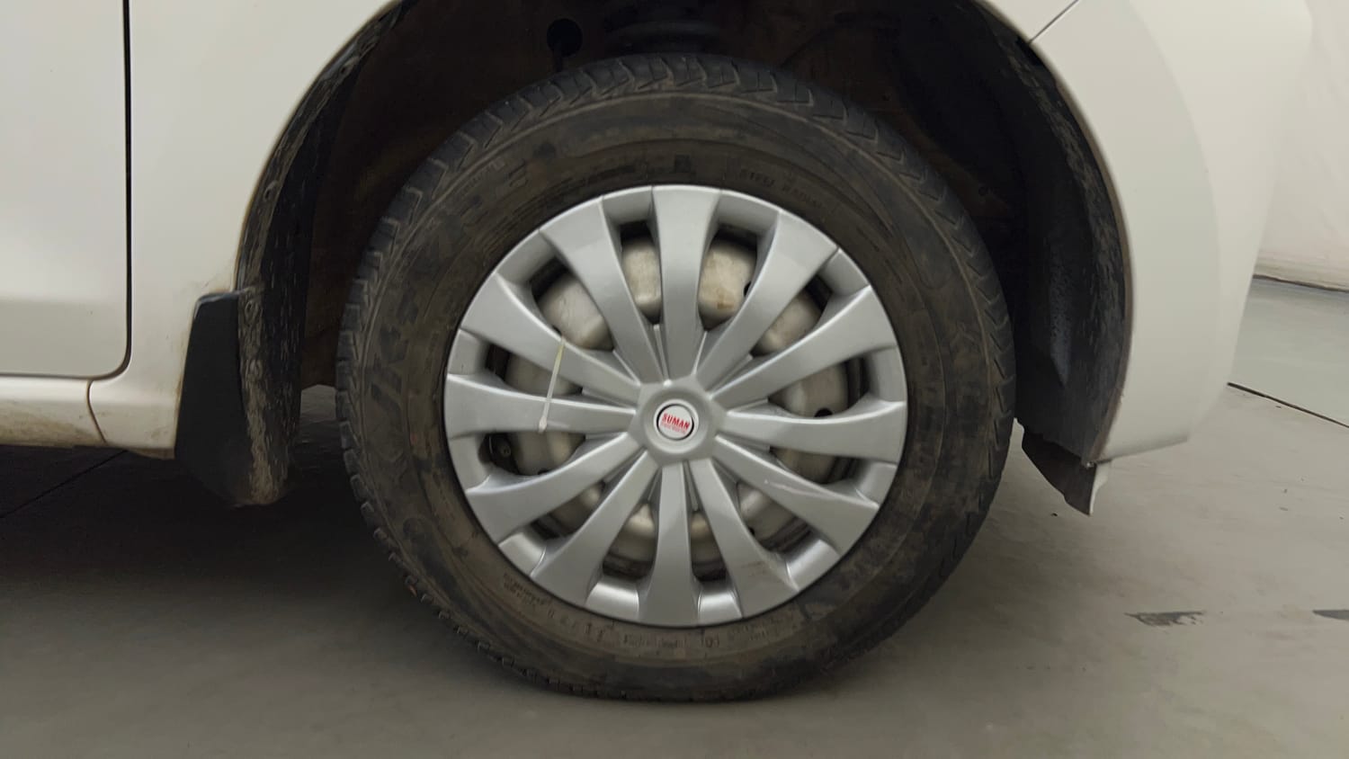 Used 2022 Maruti Suzuki Alto K10 LXi Petrol Manual tyres RIGHT FRONT TYRE RIM VIEW