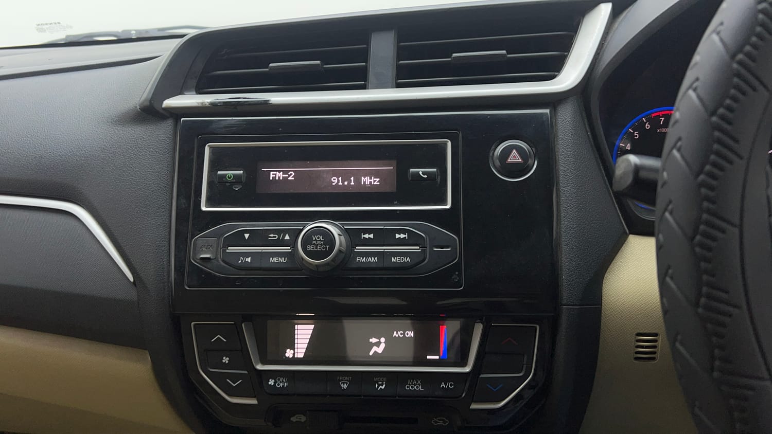 Used 2017 Honda Amaze 1.2 S i-VTEC Opt Petrol Manual top_features Integrated (in-dash) music system