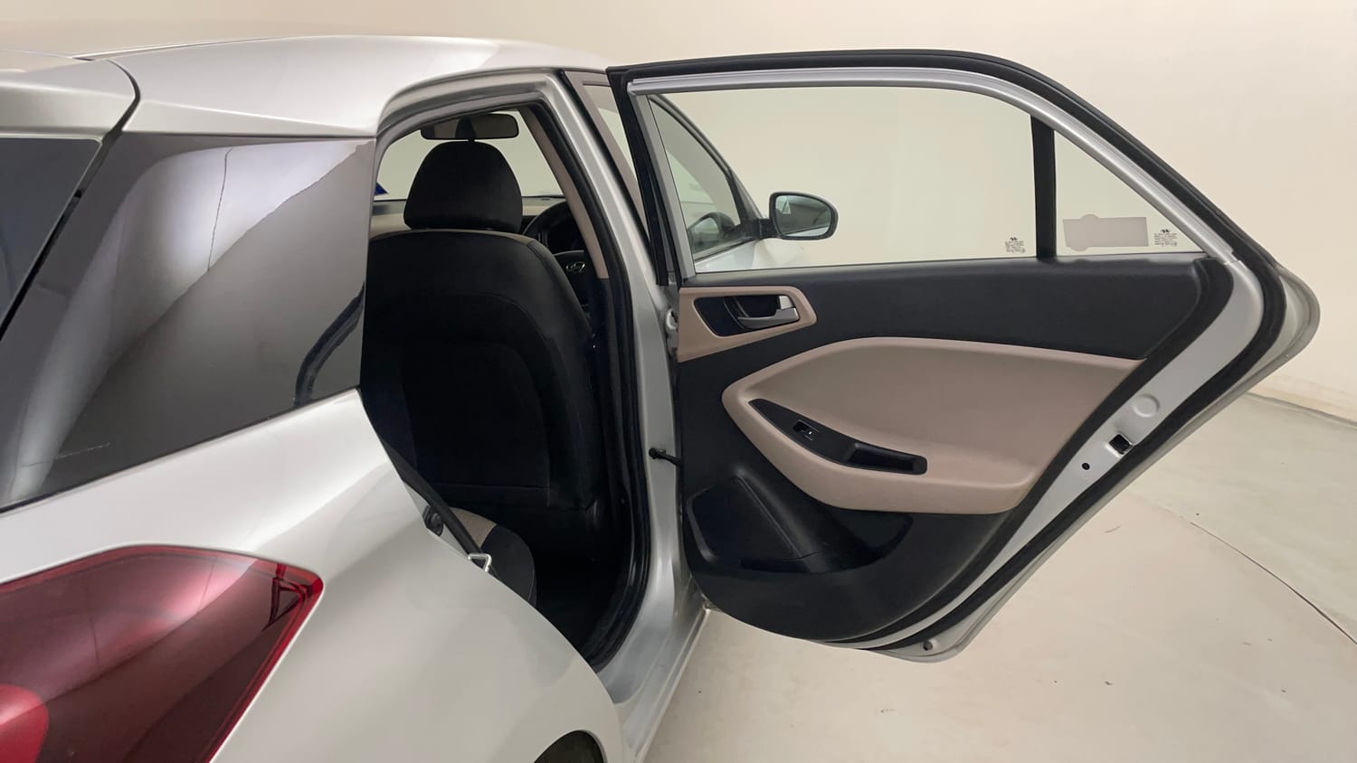 Used 2018 Hyundai Elite i20 Magna Executive 1.2 Petrol Manual interior RIGHT REAR DOOR OPEN VIEW