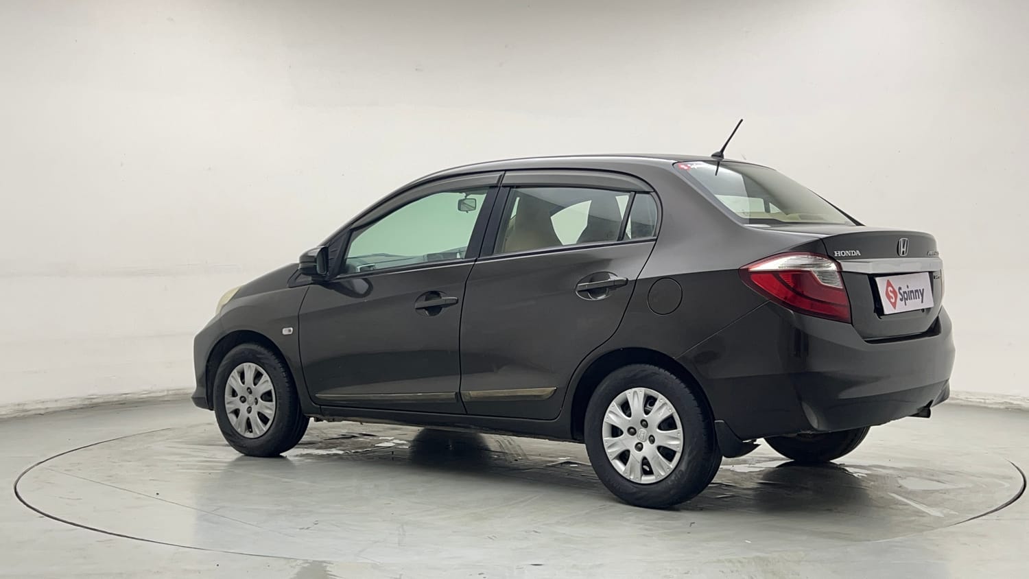 Used 2017 Honda Amaze 1.2 S i-VTEC Opt Petrol Manual exterior LEFT REAR CORNER VIEW