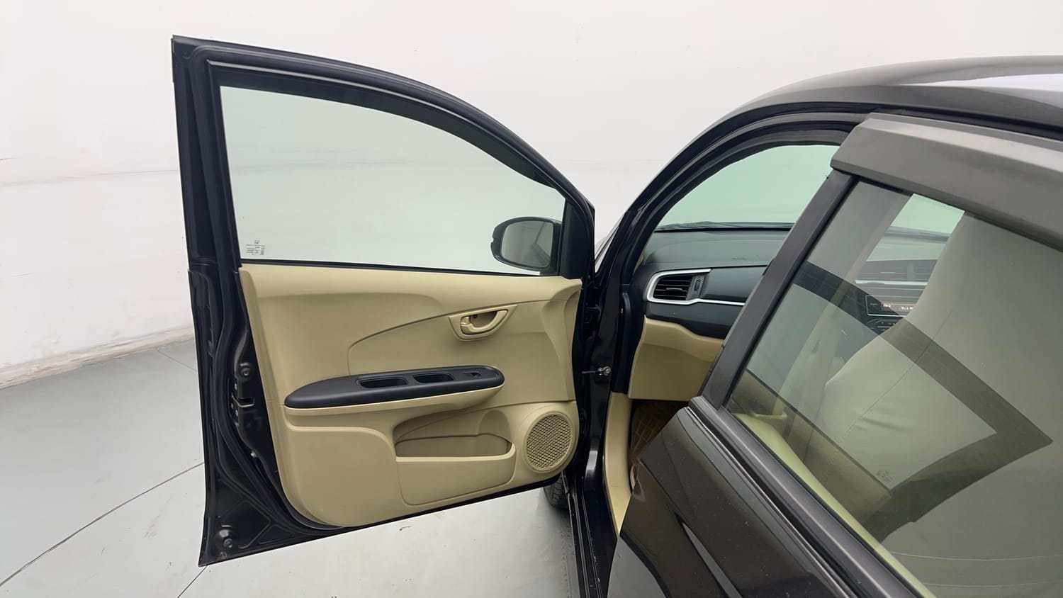 Used 2017 Honda Amaze 1.2 S i-VTEC Opt Petrol Manual interior LEFT FRONT DOOR OPEN VIEW