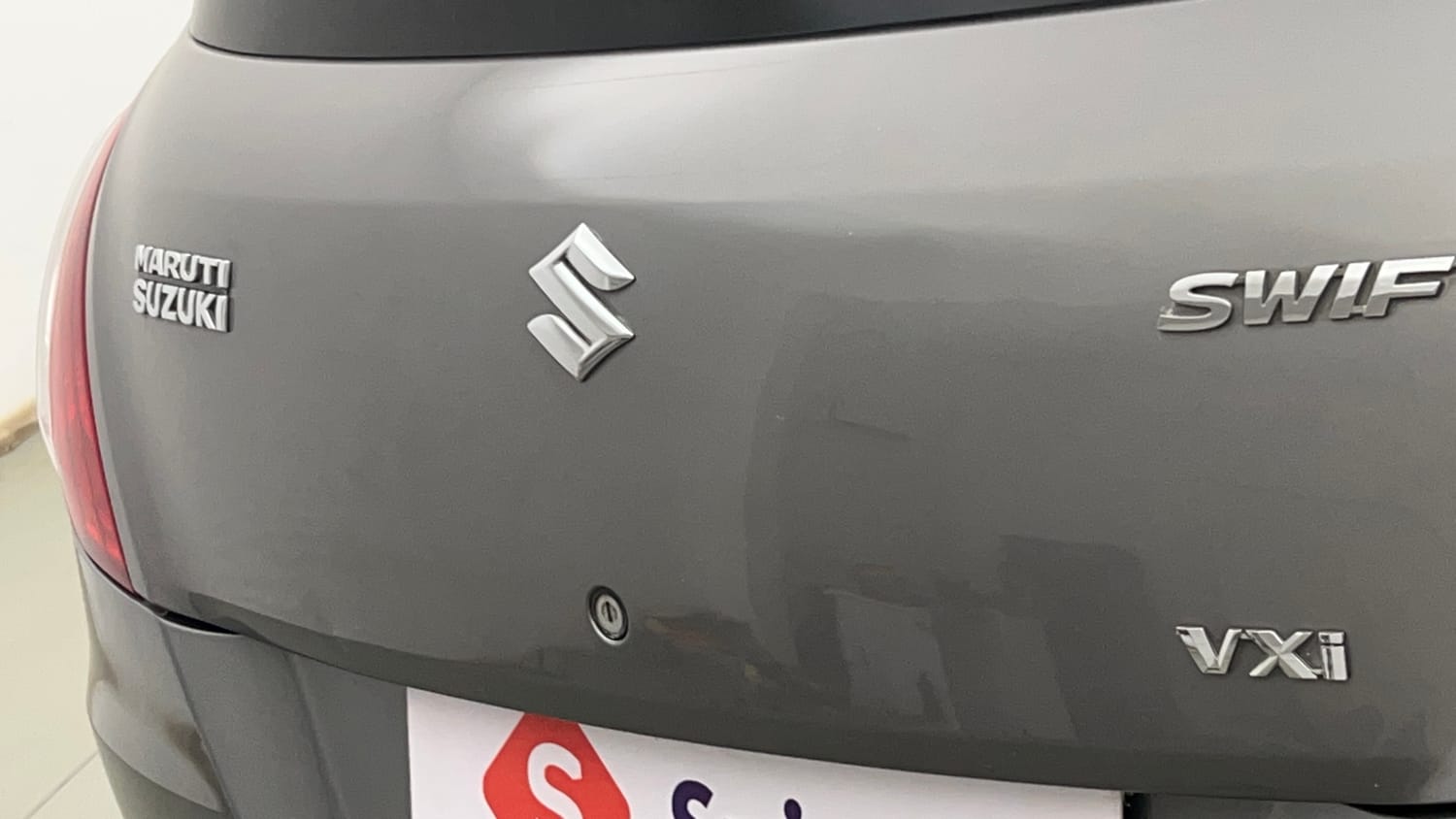 Used 2013 Maruti Suzuki Swift VXi Petrol Manual dents MINOR DENT