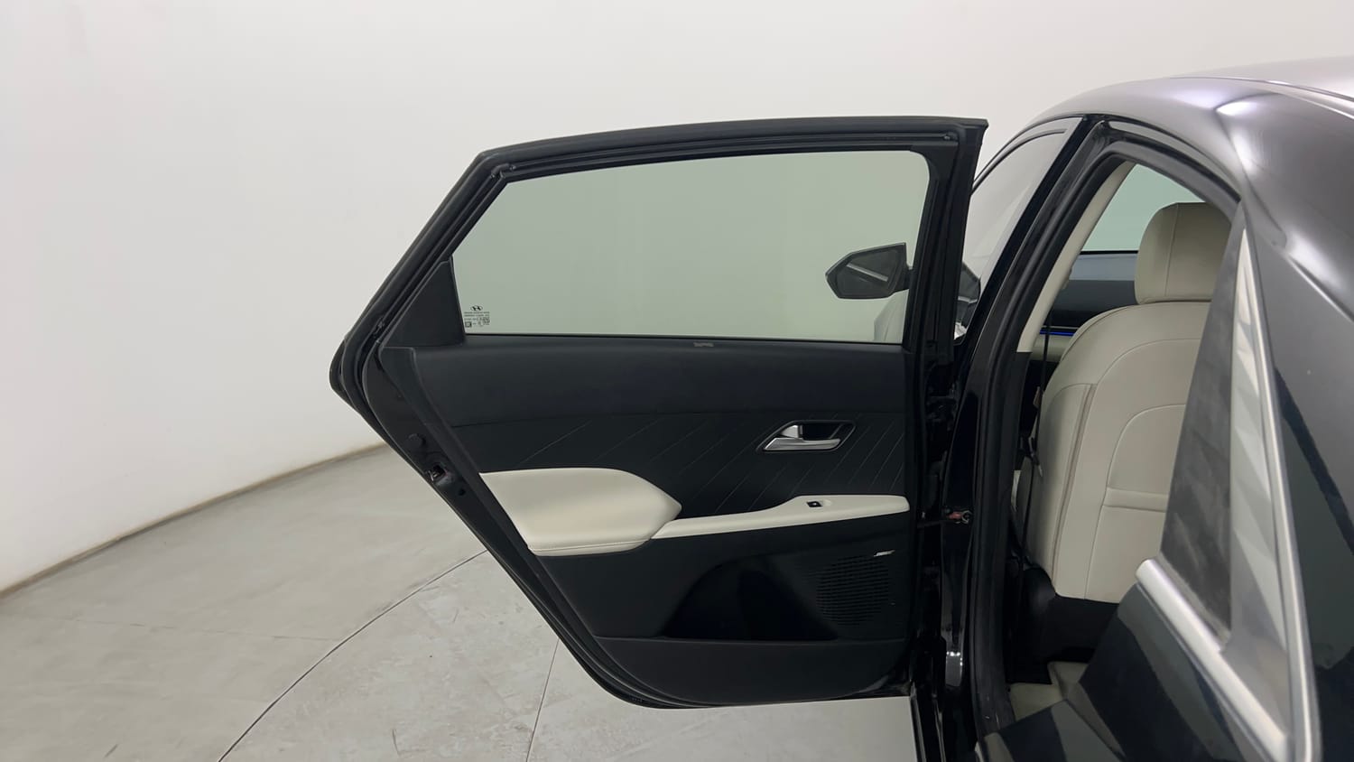 Used 2023 Hyundai Verna SX (O) 1.5 VTVT IVT Petrol Automatic interior LEFT REAR DOOR OPEN VIEW