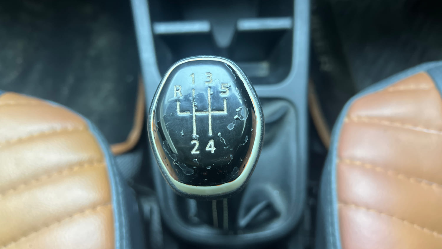 Used 2020 Renault Kwid CLIMBER 1.0 Opt Petrol Manual interior GEAR  KNOB VIEW