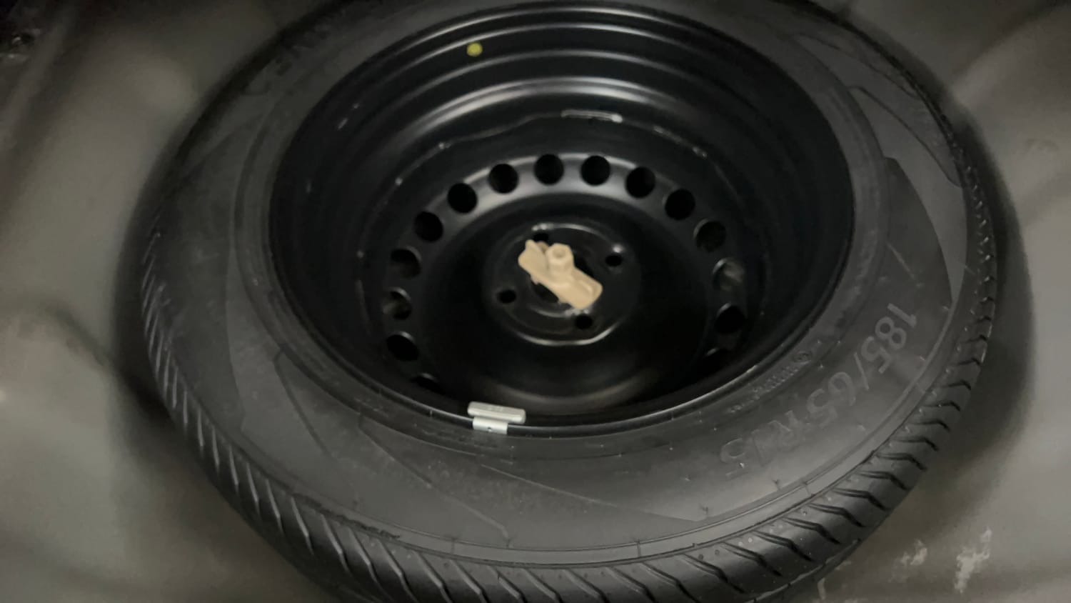 Used 2023 Hyundai Verna SX (O) 1.5 VTVT IVT Petrol Automatic tyres SPARE TYRE VIEW
