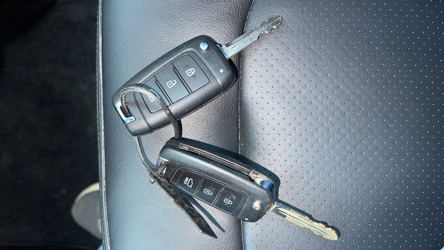 Used 2023 Hyundai Verna EX 1.5 Petrol MT Petrol Manual extra CAR KEY VIEW