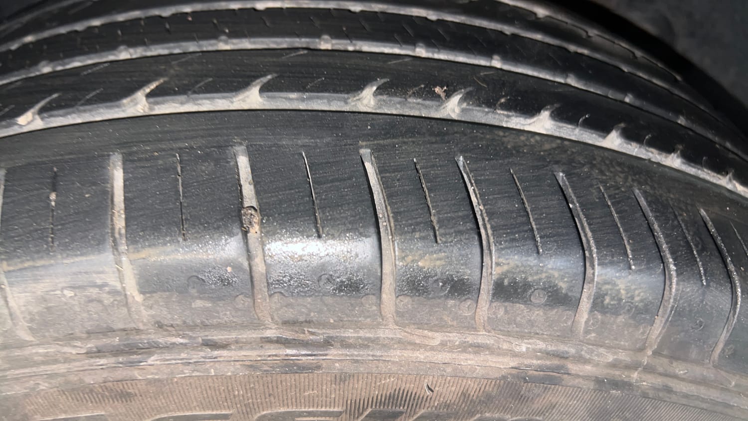 Used 2022 Kia Seltos GTX Plus 1.4 Petrol Manual tyres LEFT REAR TYRE TREAD VIEW