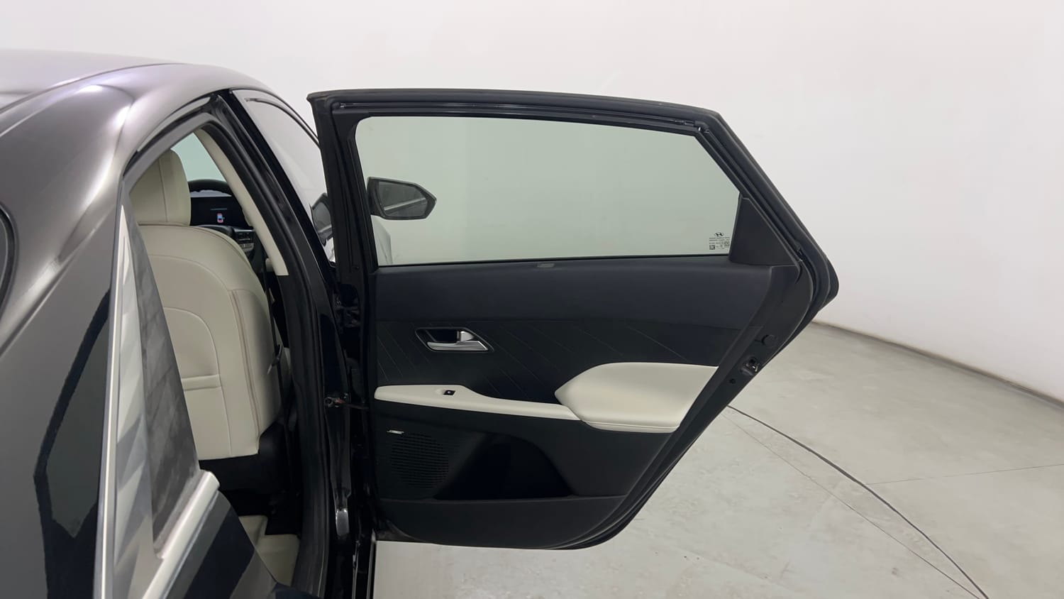 Used 2023 Hyundai Verna SX (O) 1.5 VTVT IVT Petrol Automatic interior RIGHT REAR DOOR OPEN VIEW