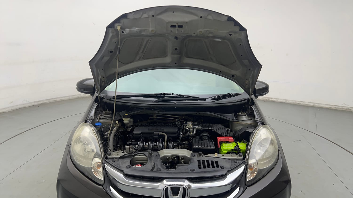 Used 2017 Honda Amaze 1.2 S i-VTEC Opt Petrol Manual engine ENGINE & BONNET OPEN FRONT VIEW