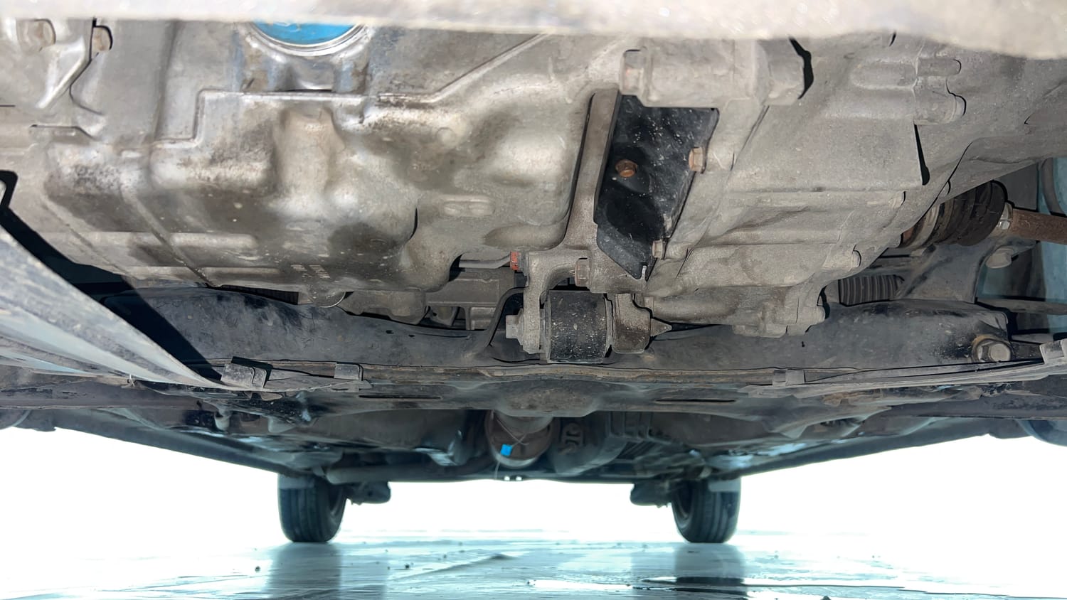 Used 2013 Honda Amaze 1.2 S i-VTEC Petrol Manual extra FRONT LEFT UNDERBODY VIEW