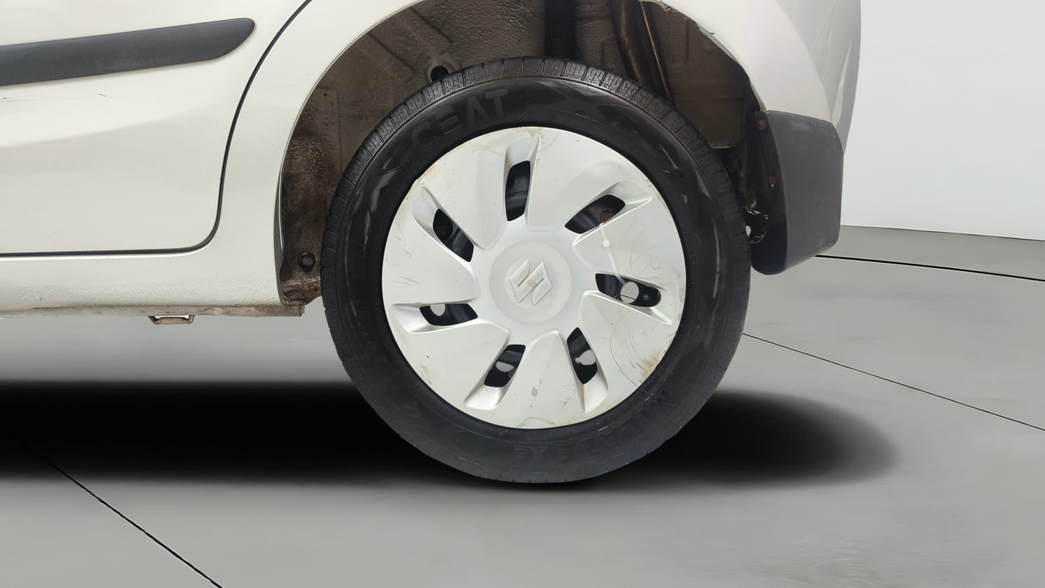 Used 2016 Maruti Suzuki Celerio VXi AMT Petrol Automatic tyres LEFT REAR TYRE RIM VIEW