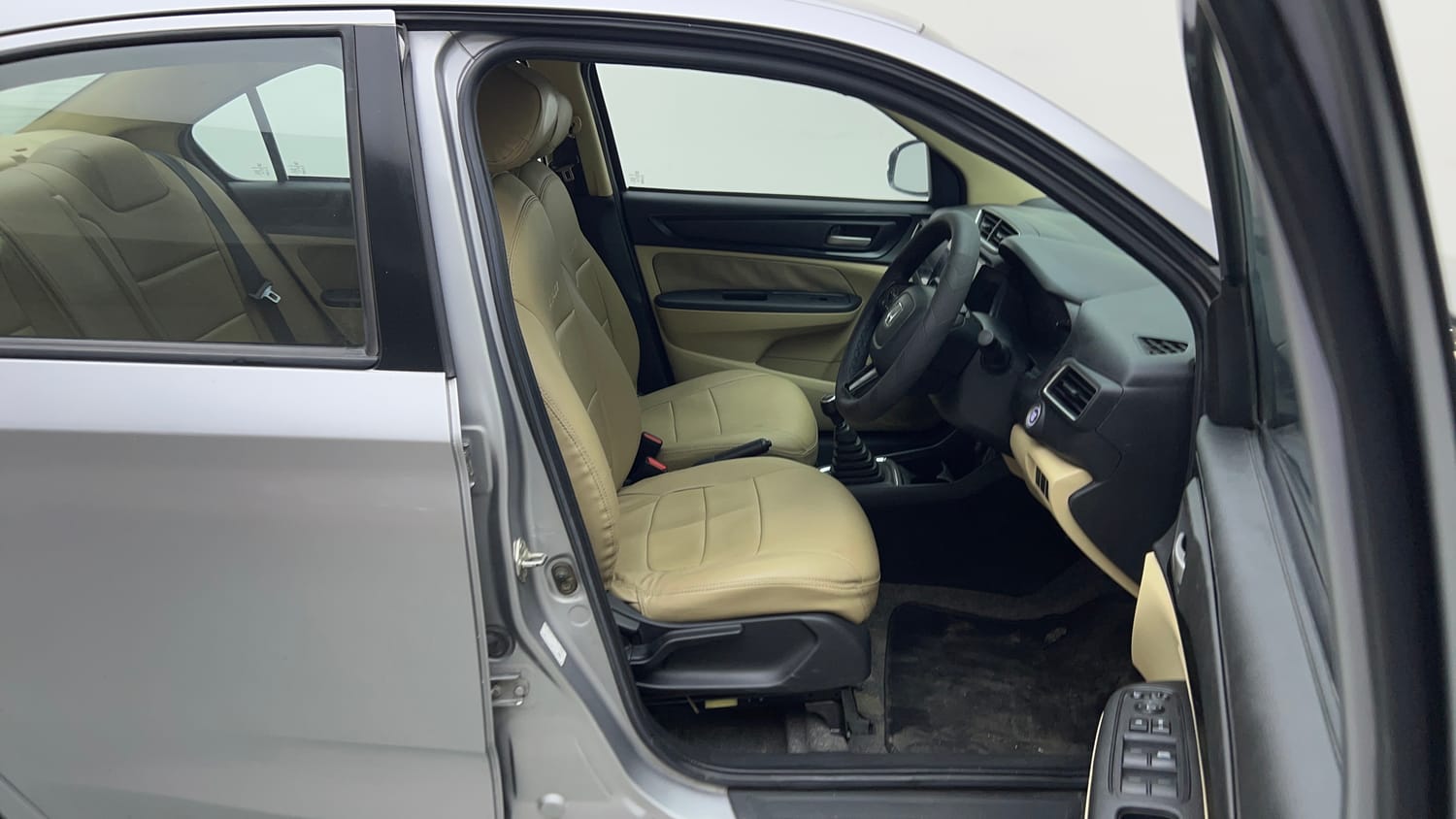 Used 2019 Honda Amaze 1.2 VX MT Petrol Petrol Manual interior RIGHT SIDE FRONT DOOR CABIN VIEW