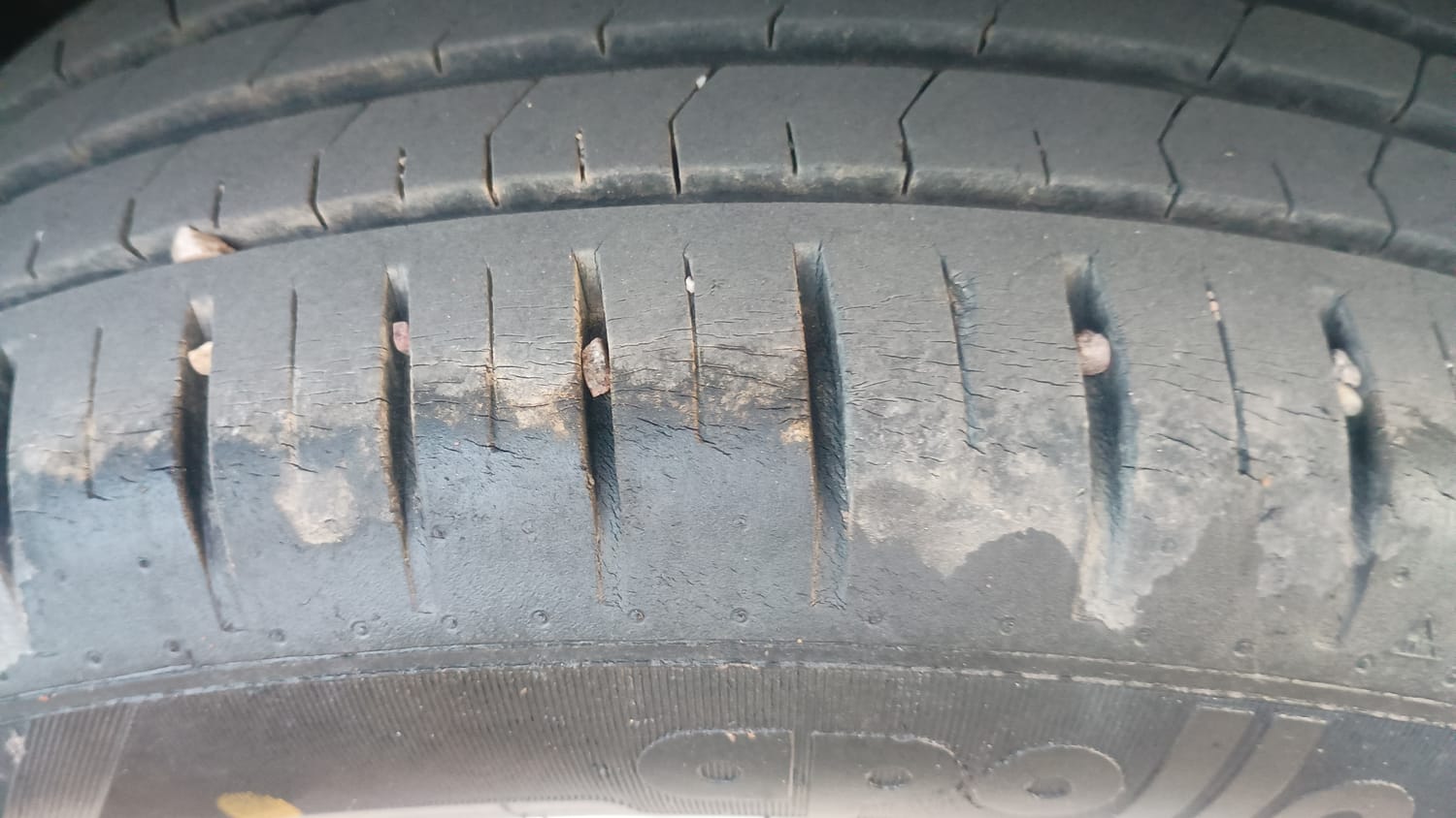 Used 2022 Maruti Suzuki Baleno Alpha MT Petrol Manual tyres LEFT REAR TYRE TREAD VIEW