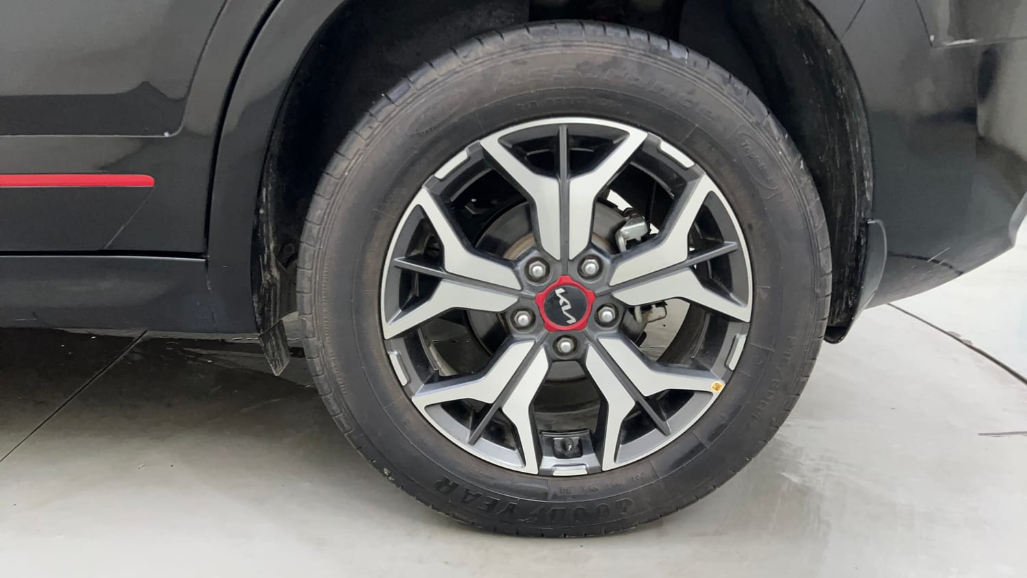 Used 2022 Kia Seltos GTX Plus 1.4 Petrol Manual tyres LEFT REAR TYRE RIM VIEW