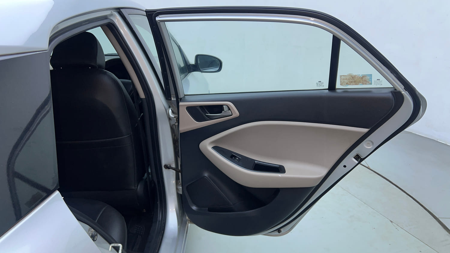 Used 2017 Hyundai Elite i20 Sportz 1.2 Petrol Manual interior RIGHT REAR DOOR OPEN VIEW