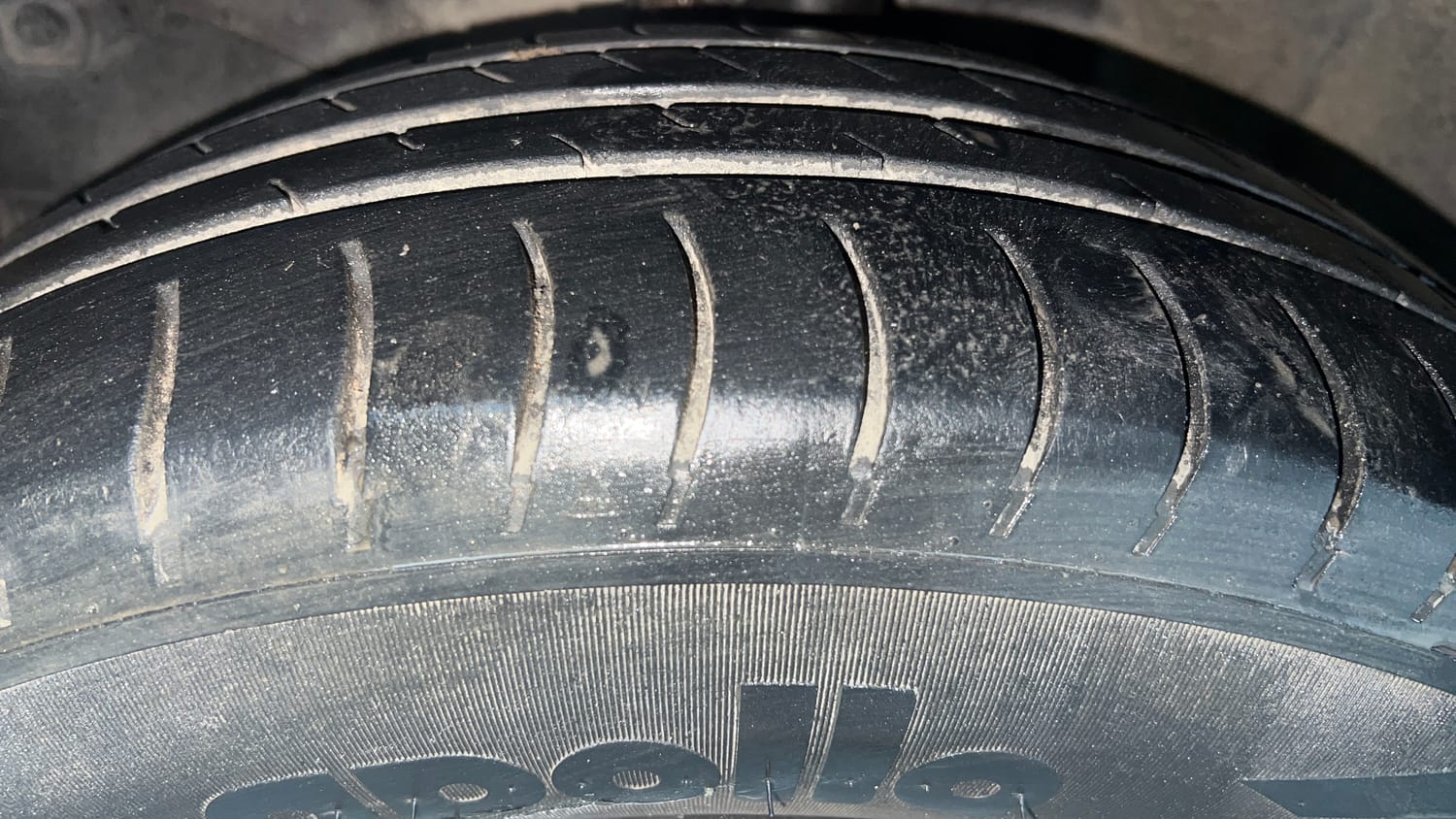 Used 2017 Honda Amaze 1.2 S i-VTEC Opt Petrol Manual tyres LEFT FRONT TYRE TREAD VIEW