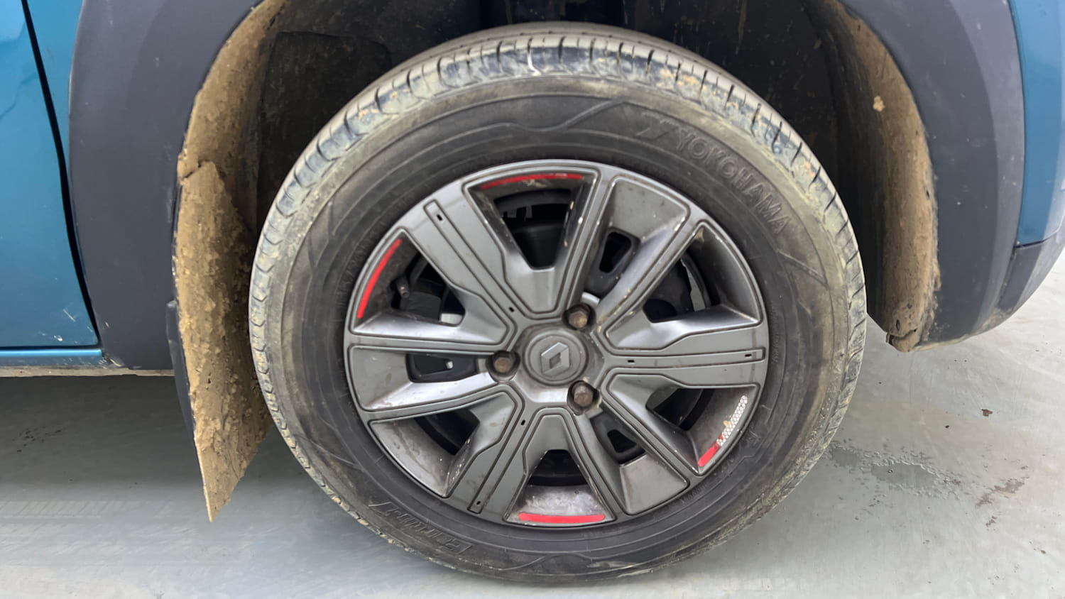 Used 2020 Renault Kwid CLIMBER 1.0 Opt Petrol Manual tyres RIGHT FRONT TYRE RIM VIEW