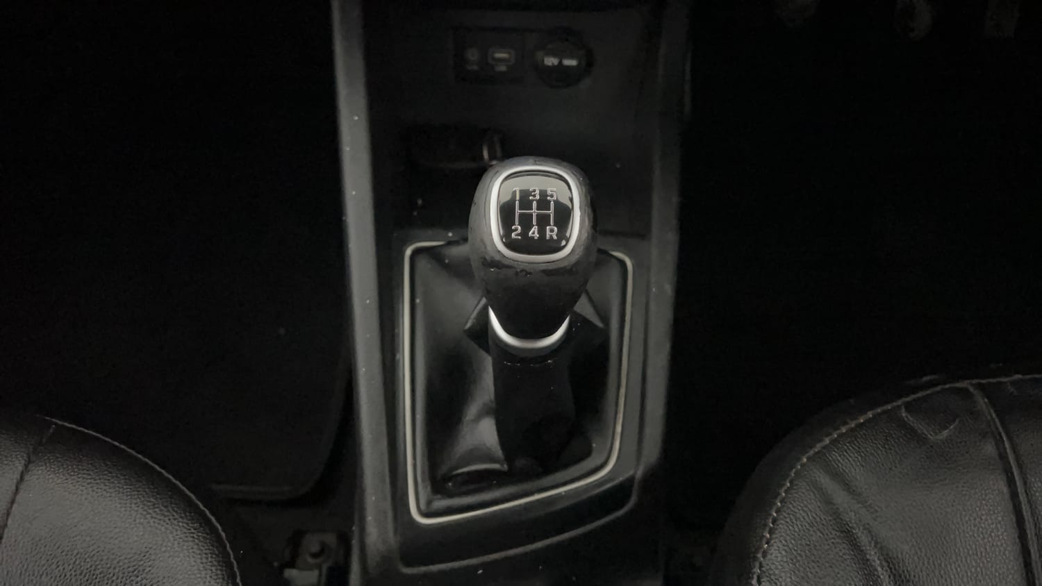 Used 2015 Hyundai Elite i20 Asta 1.2 Petrol Manual interior GEAR  KNOB VIEW