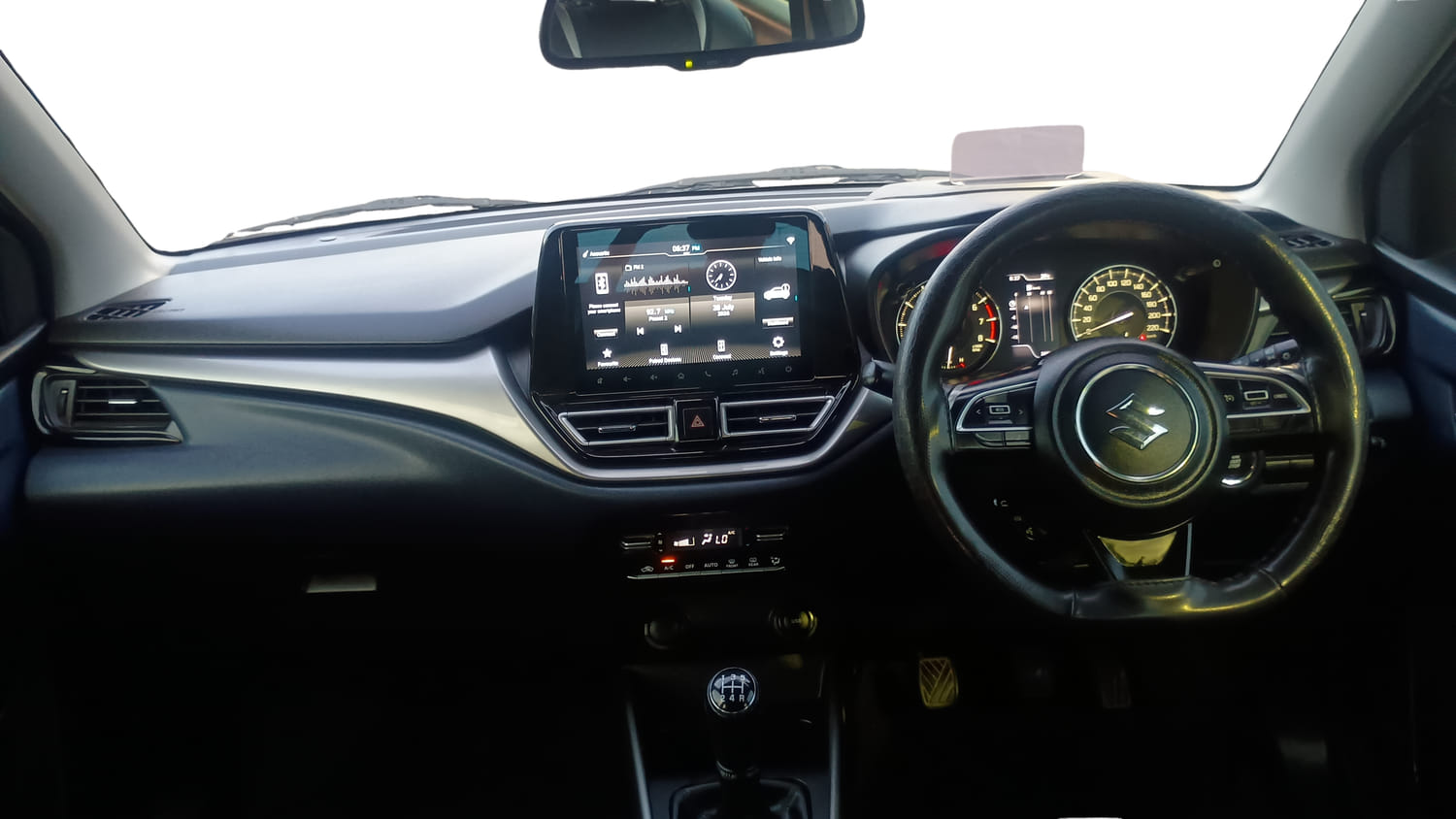 Used 2022 Maruti Suzuki Baleno Alpha MT Petrol Manual interior DASHBOARD VIEW