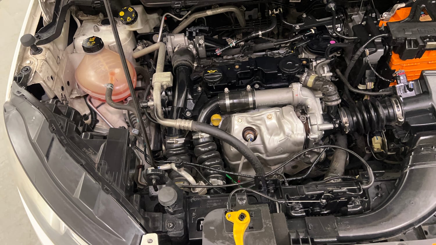 Used 2021 Ford EcoSport Ambiente 1.5L TDCi Diesel Manual engine ENGINE RIGHT SIDE VIEW
