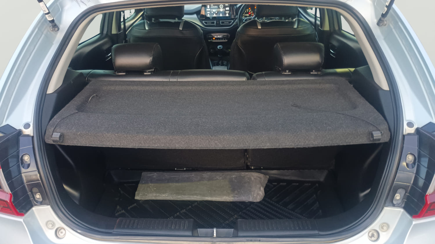 Used 2022 Maruti Suzuki Baleno Alpha MT Petrol Manual interior DICKY INSIDE VIEW