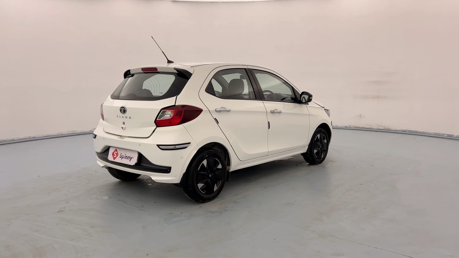 Used 2026 Tata Tiago XT Petrol Manual exterior RIGHT REAR CORNER VIEW