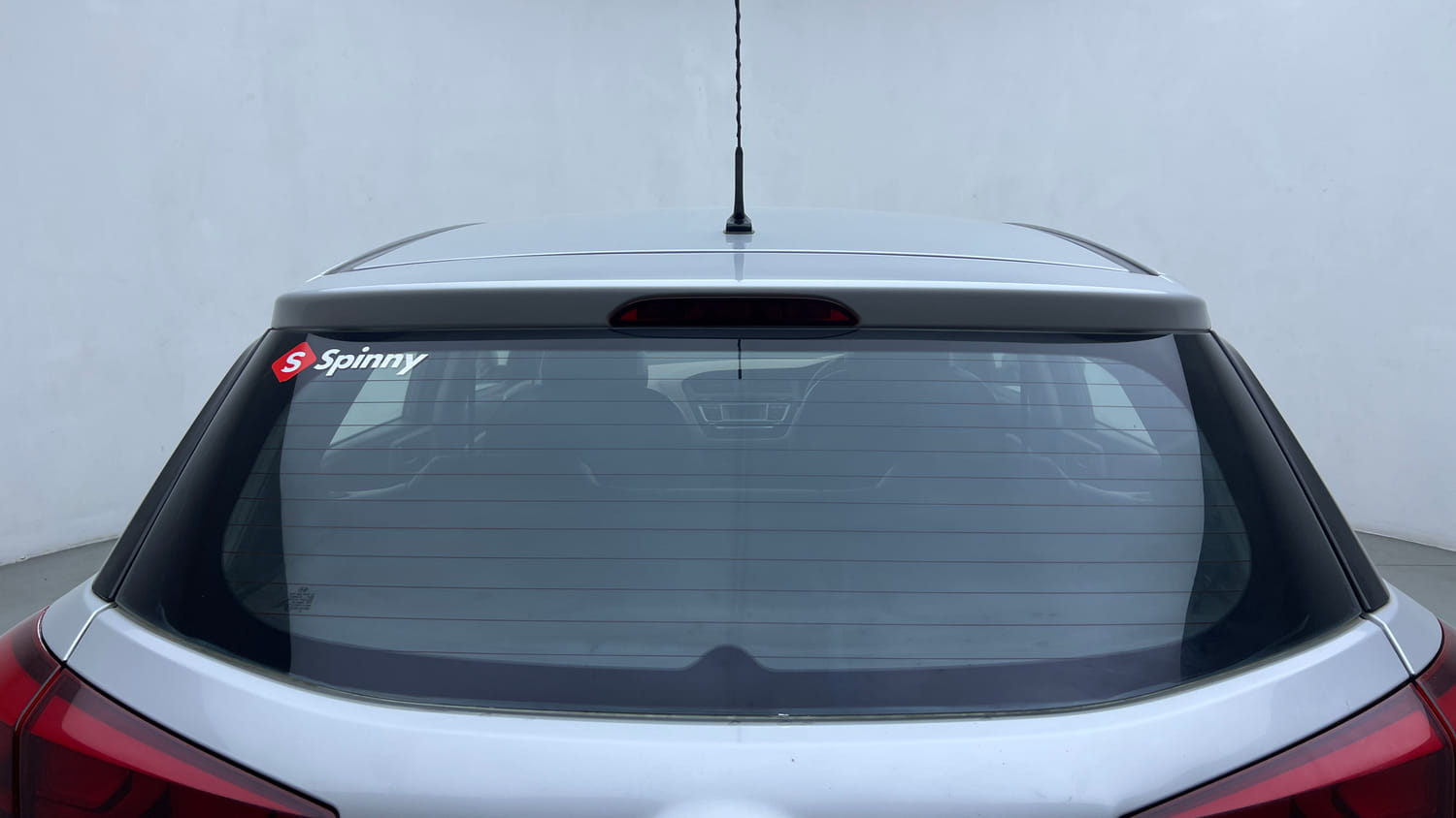 Used 2017 Hyundai Elite i20 Sportz 1.2 Petrol Manual top_features Rear defogger