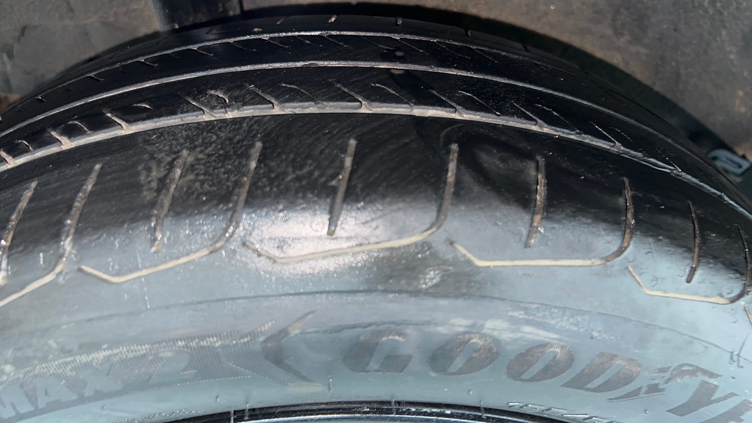 Used 2023 Hyundai Verna EX 1.5 Petrol MT Petrol Manual tyres RIGHT REAR TYRE TREAD VIEW