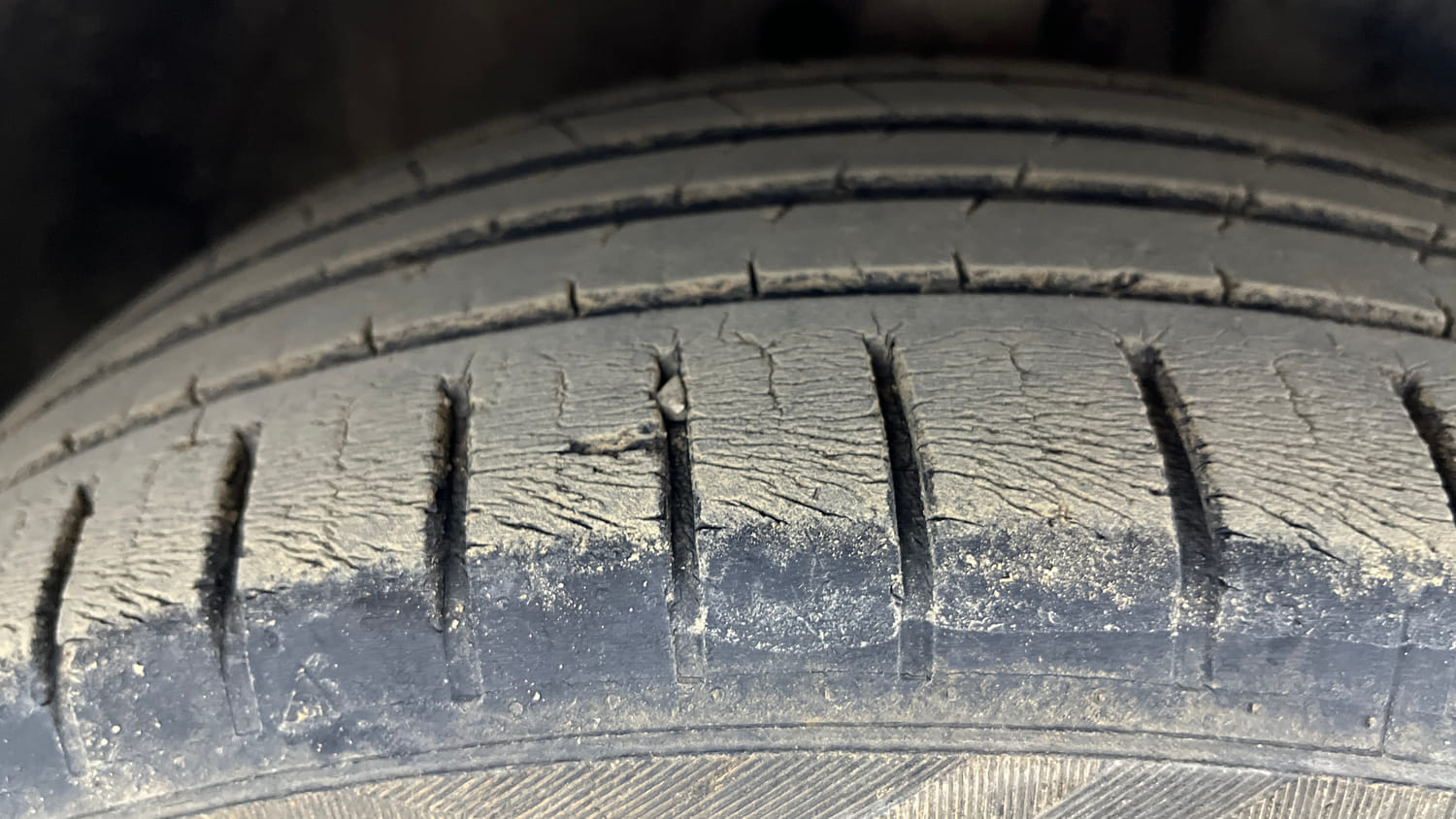 Used 2021 Maruti Suzuki Baleno Alpha Automatic Petrol Automatic tyres RIGHT FRONT TYRE TREAD VIEW
