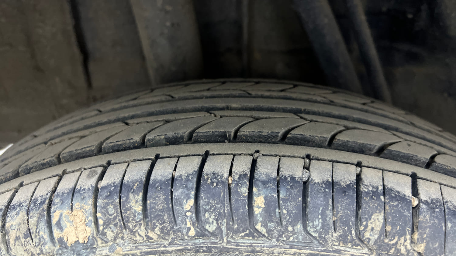 Used 2020 Renault Kwid CLIMBER 1.0 Opt Petrol Manual tyres RIGHT REAR TYRE TREAD VIEW