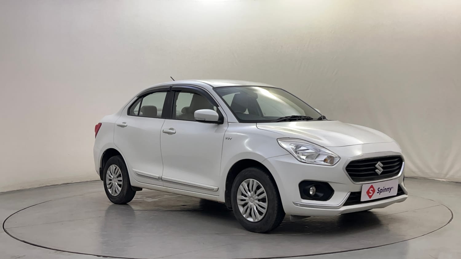 Used 2018 Maruti Suzuki Dzire VXi AMT Petrol Automatic exterior RIGHT FRONT CORNER VIEW