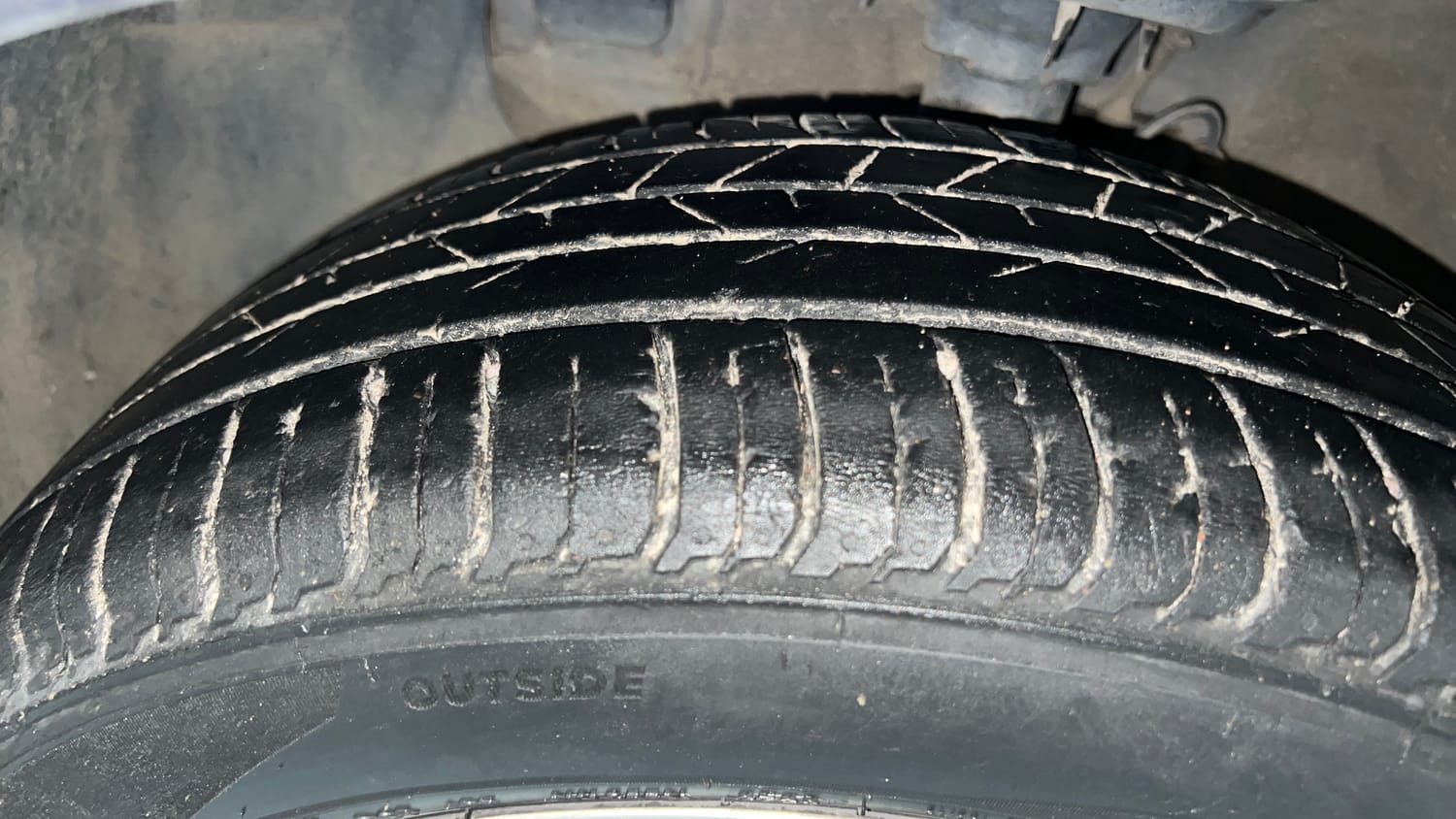 Used 2015 Hyundai Elite i20 Asta 1.2 Petrol Manual tyres LEFT FRONT TYRE TREAD VIEW