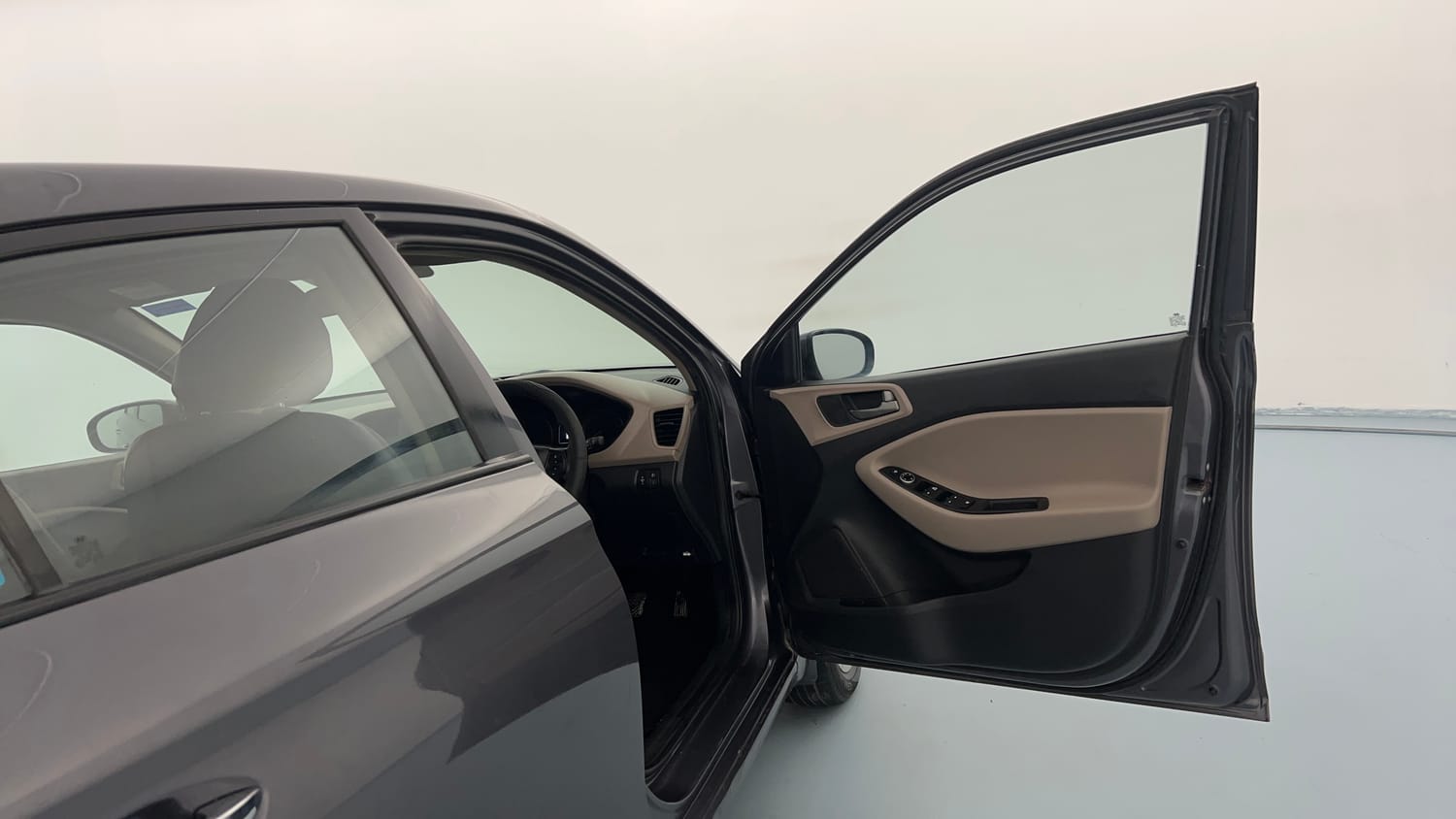 Used 2015 Hyundai Elite i20 Asta 1.2 Petrol Manual interior RIGHT FRONT DOOR OPEN VIEW