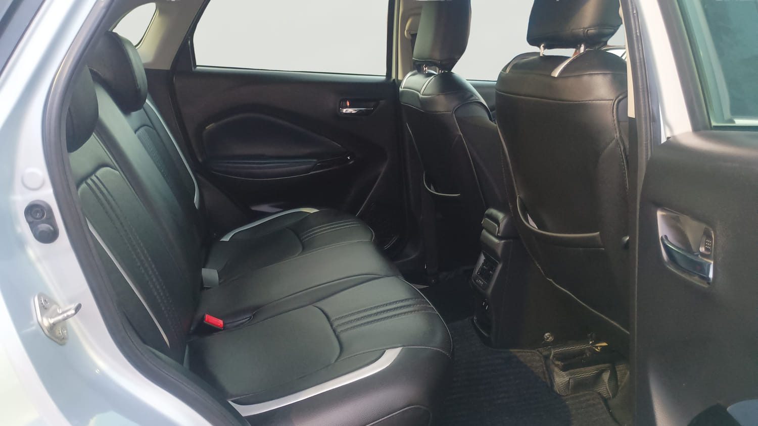 Used 2022 Maruti Suzuki Baleno Alpha MT Petrol Manual interior RIGHT SIDE REAR DOOR CABIN VIEW