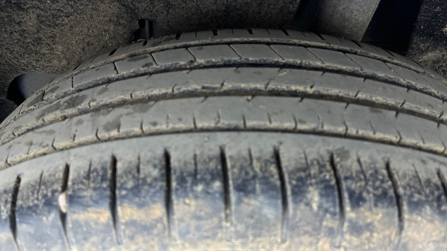 Used 2021 Maruti Suzuki Baleno Alpha Automatic Petrol Automatic tyres LEFT REAR TYRE TREAD VIEW