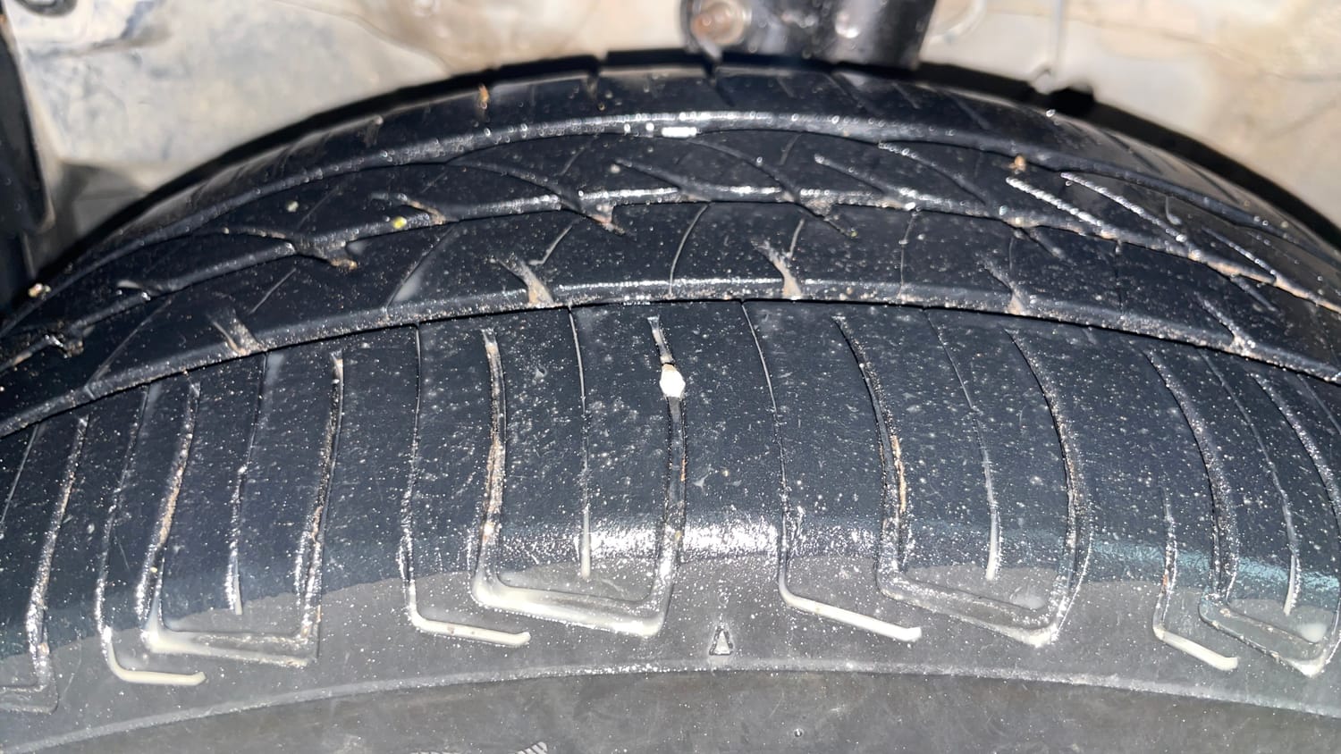 Used 2015 Honda City V Diesel Diesel Manual tyres LEFT FRONT TYRE TREAD VIEW