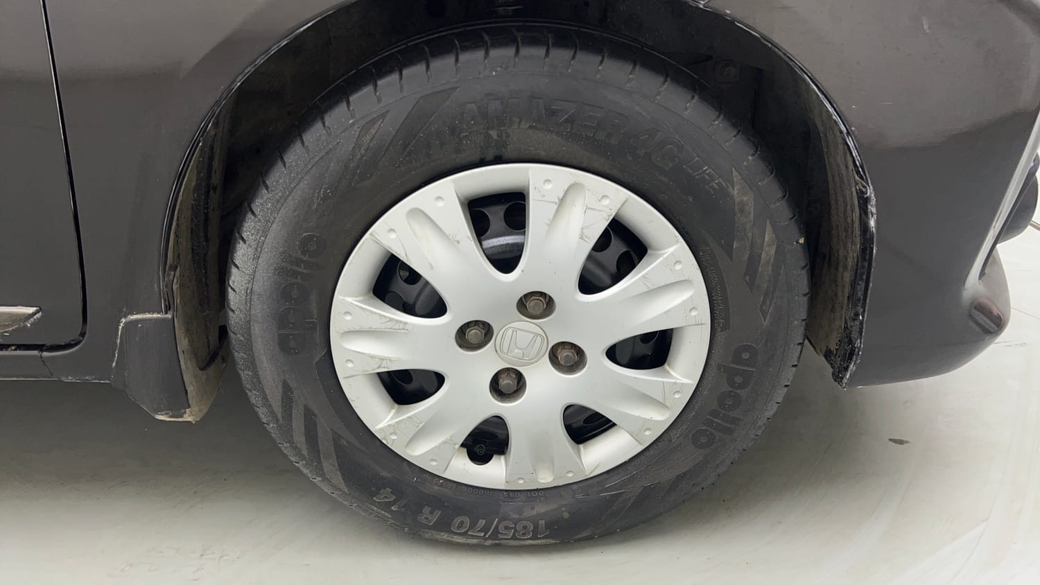Used 2017 Honda Amaze 1.2 S i-VTEC Opt Petrol Manual tyres RIGHT FRONT TYRE RIM VIEW