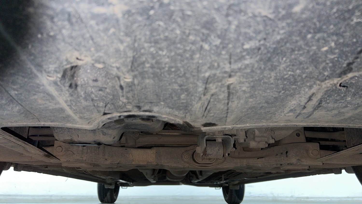 Used 2023 Hyundai Verna EX 1.5 Petrol MT Petrol Manual extra FRONT LEFT UNDERBODY VIEW