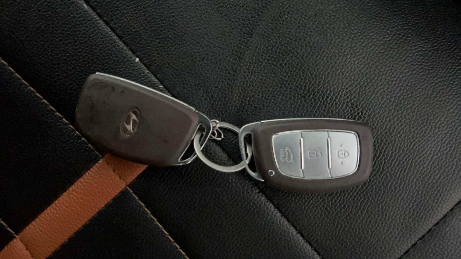 Used 2015 Hyundai Elite i20 Asta 1.2 Petrol Manual extra CAR KEY VIEW