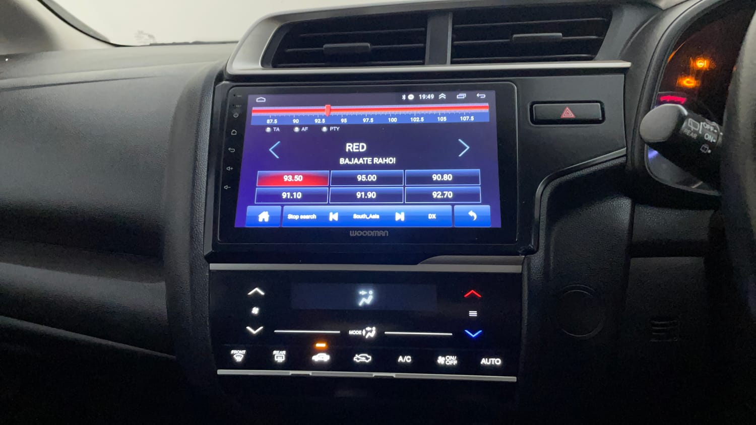 Used 2018 Honda Jazz VX Petrol Petrol Manual top_features Integrated (in-dash) music system