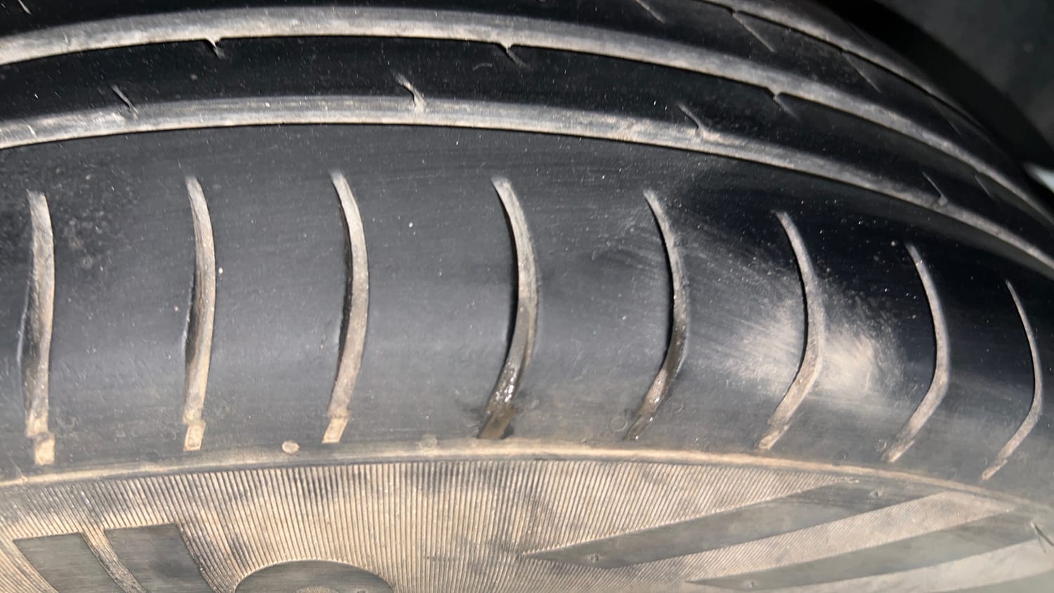 Used 2018 Maruti Suzuki Dzire VXi AMT Petrol Automatic tyres LEFT REAR TYRE TREAD VIEW