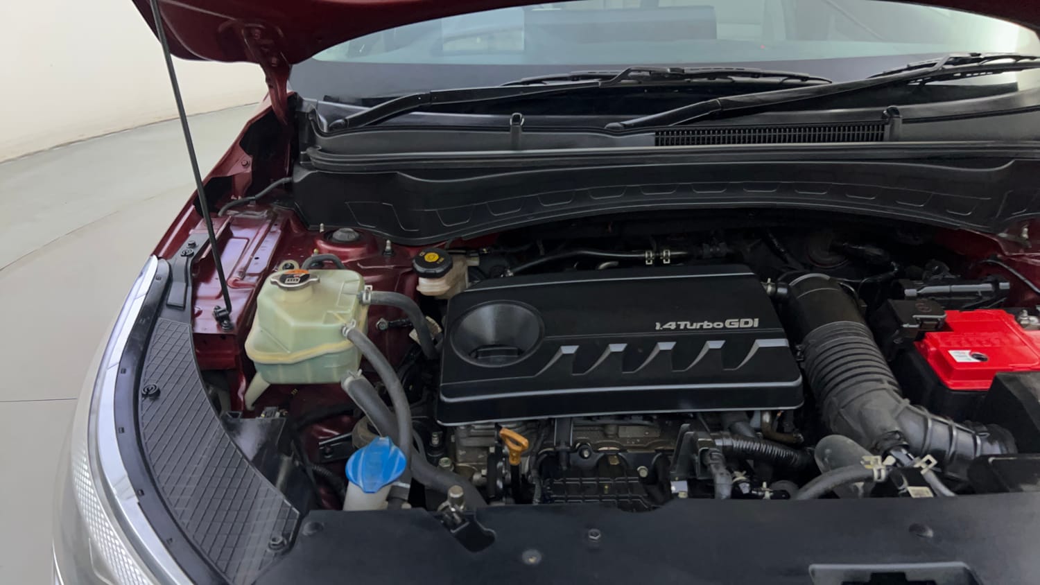Used 2020 Kia Seltos GTX Plus 1.4 Petrol Manual engine ENGINE RIGHT SIDE HINGE & APRON VIEW