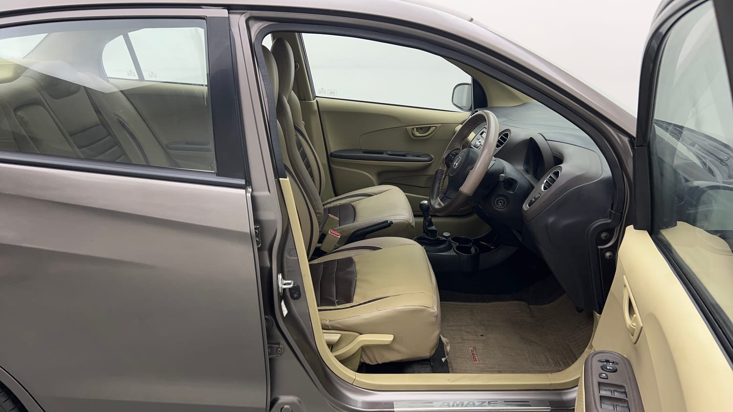 Used 2013 Honda Amaze 1.2 S i-VTEC Petrol Manual interior RIGHT SIDE FRONT DOOR CABIN VIEW