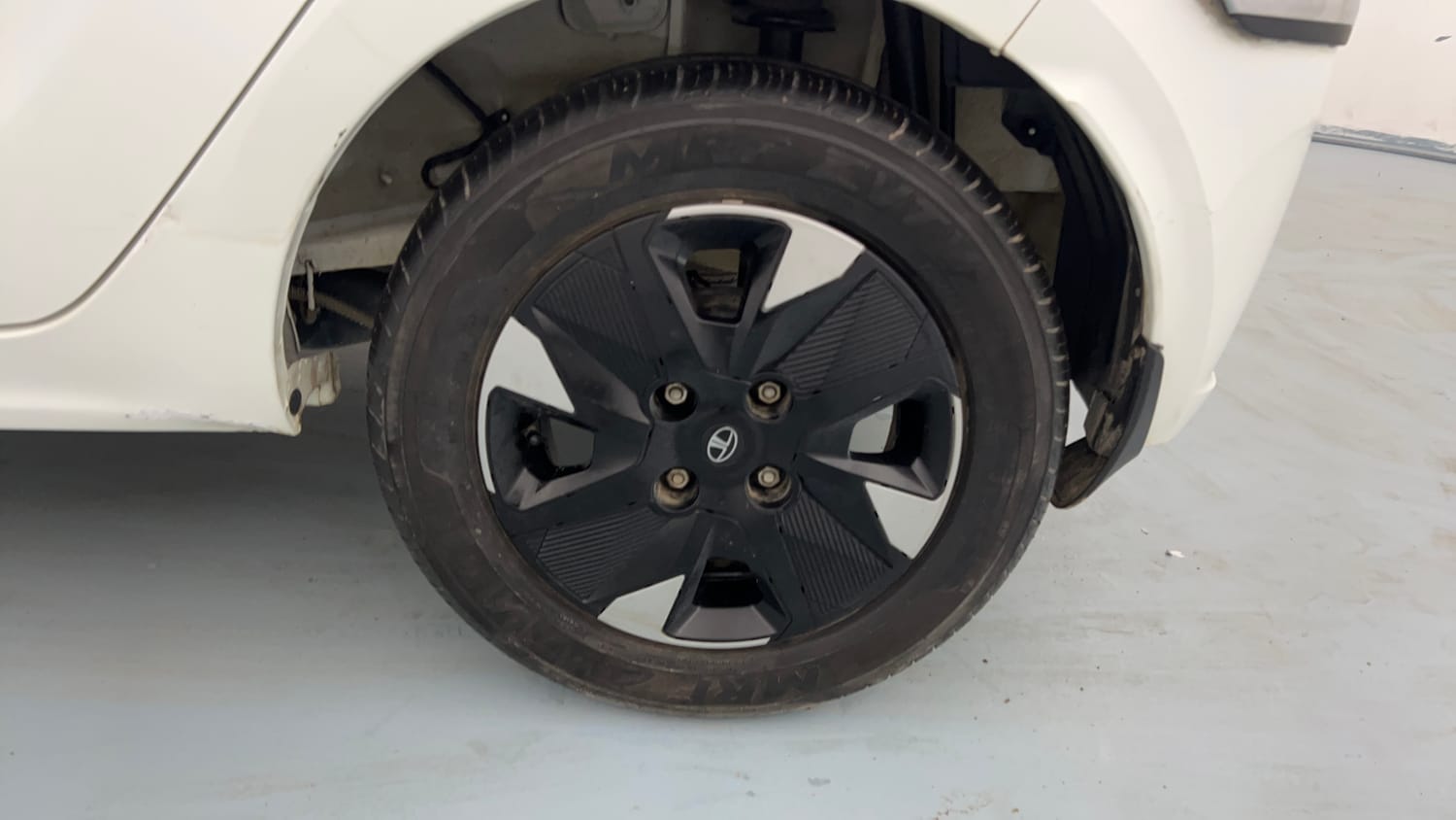 Used 2026 Tata Tiago XT Petrol Manual tyres LEFT REAR TYRE RIM VIEW