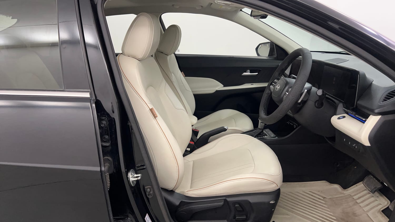 Used 2023 Hyundai Verna SX (O) 1.5 VTVT IVT Petrol Automatic interior RIGHT SIDE FRONT DOOR CABIN VIEW