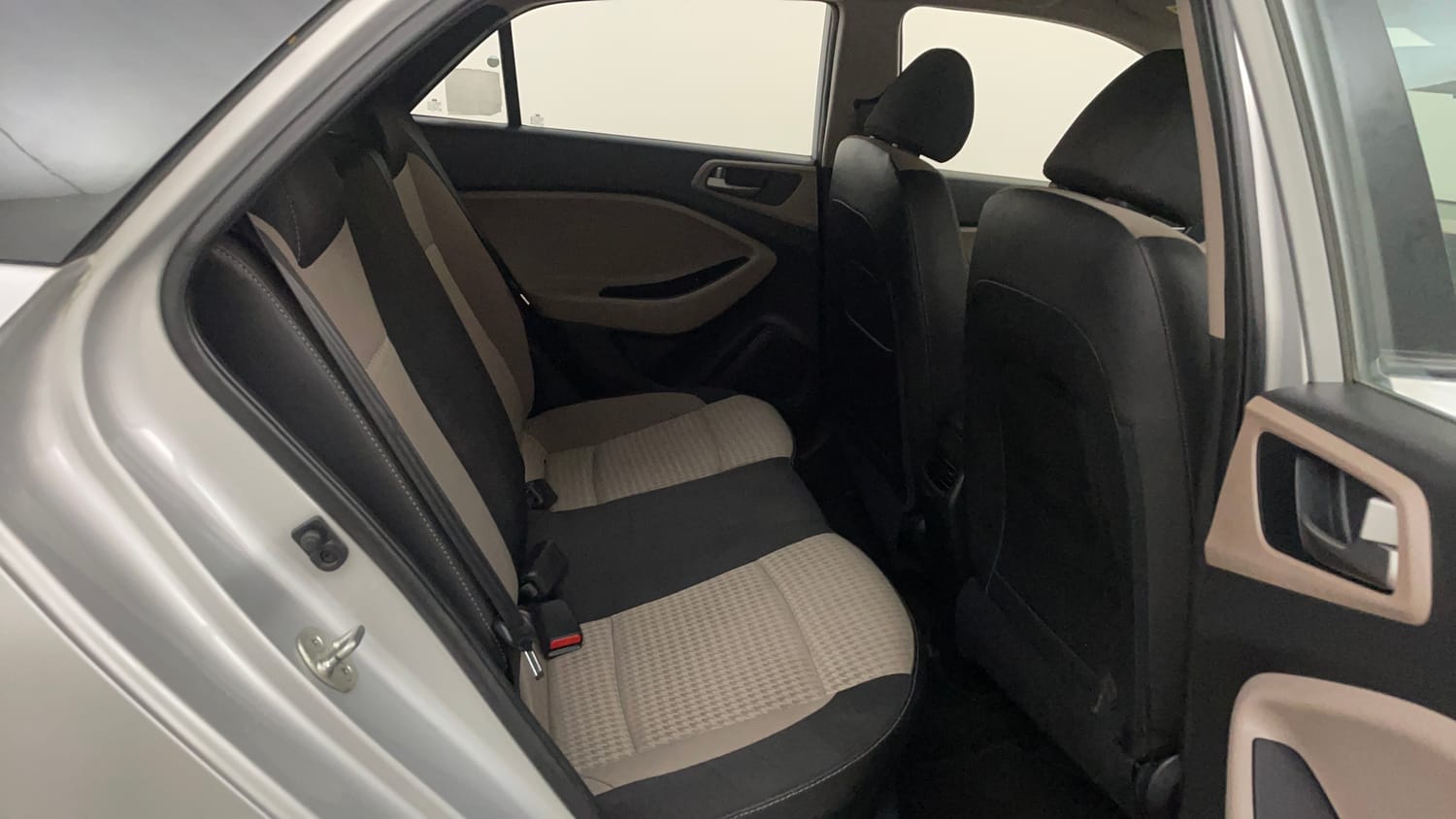 Used 2018 Hyundai Elite i20 Magna Executive 1.2 Petrol Manual interior RIGHT SIDE REAR DOOR CABIN VIEW